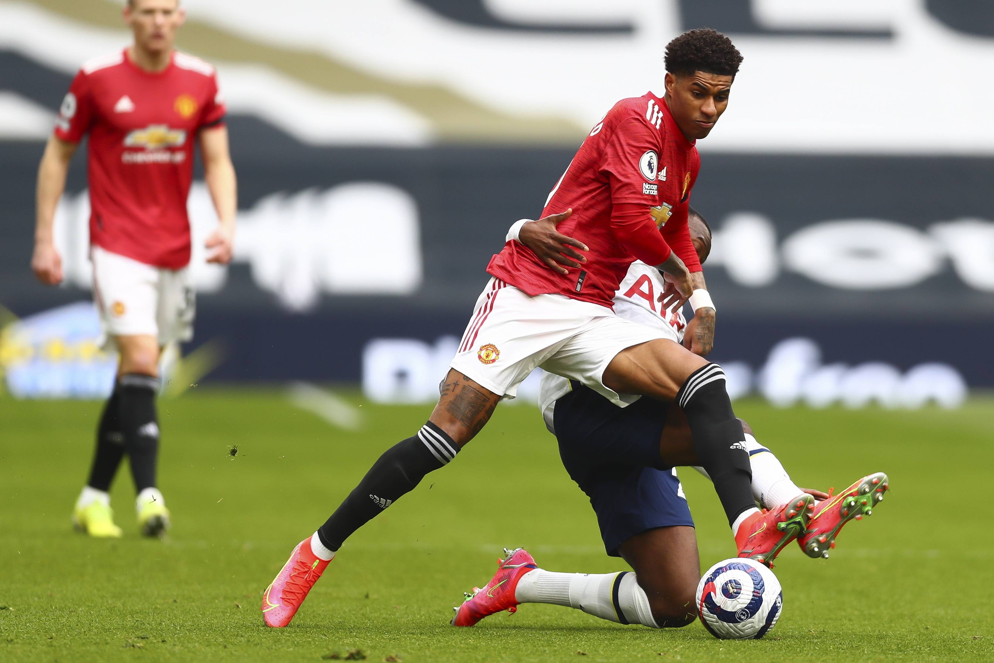 他们通过对 他们通过对